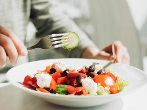 Alimentação Saudável nos Tempos Atuais: Navegando pelas Escolhas, Desafios e Tendências alimentação saudavel